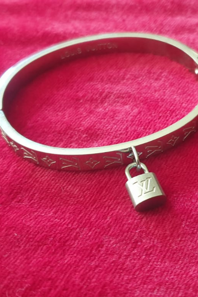 LV Bracelet lock pendant